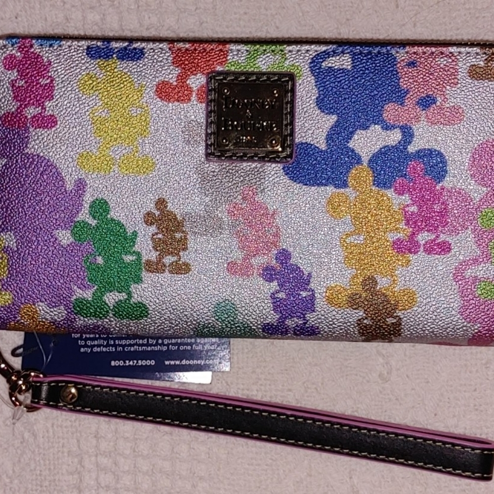 New Dooney & Bourke Disney Mickey Silhouette Wallet